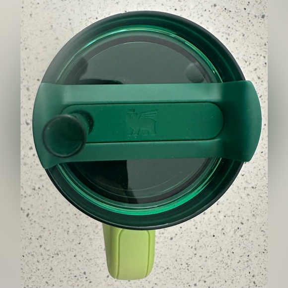 Stanley X Starbucks 30oz Latam/Mexico Spring 2025
Lime Green - Picture 5 of 6